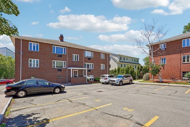 145 Warren St. 7, Watertown, MA 02472