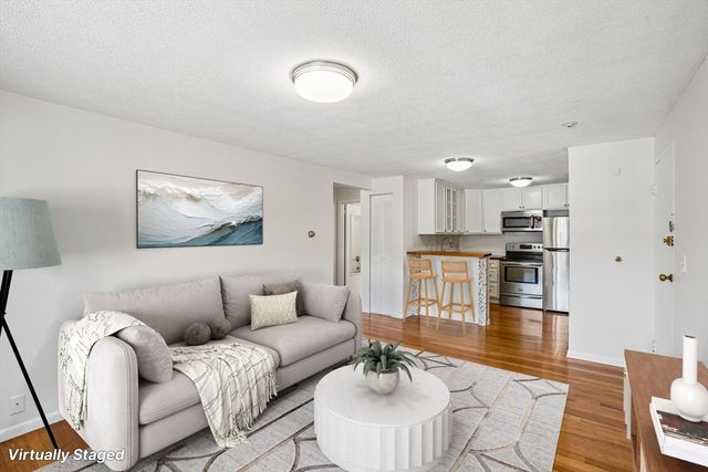 145 Warren St. 7, Watertown, MA 02472