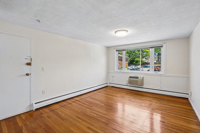 145 Warren St. 7, Watertown, MA 02472