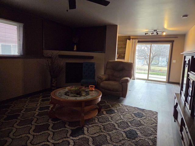 637 Garfield Avenue, Evansville, WI 53536