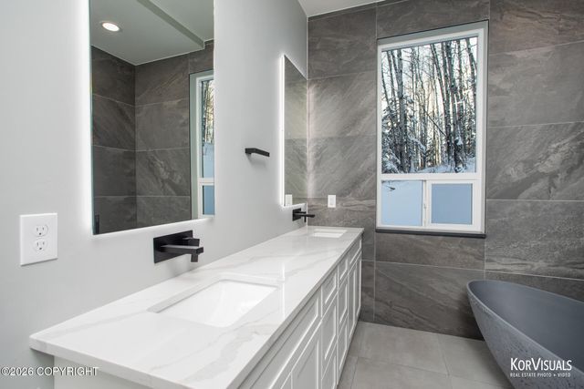 3407 W Charlies Ridge Drive, Wasilla, AK 99623