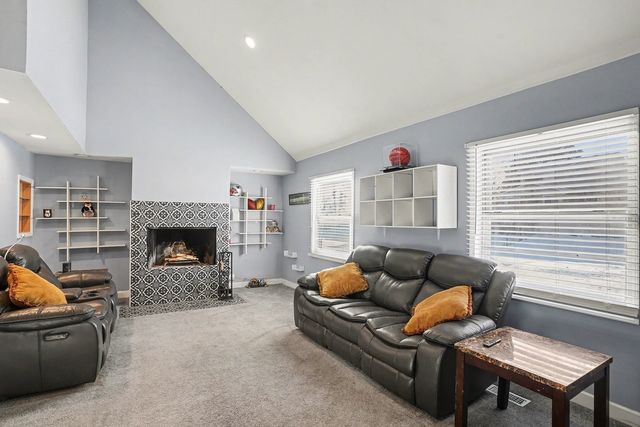 207 Seabury Road, Bolingbrook, IL 60440