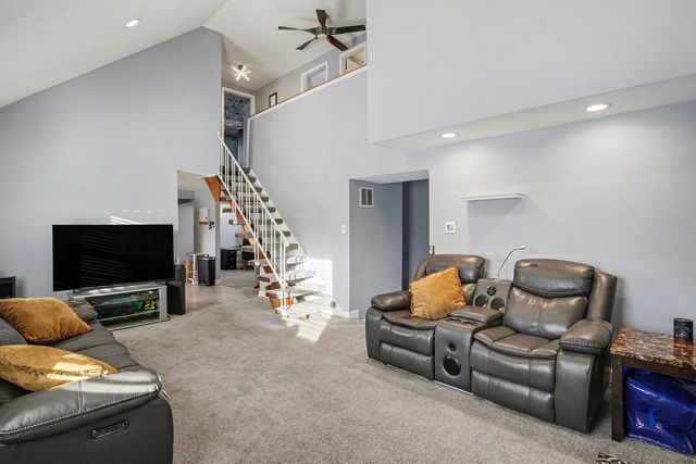 207 Seabury Road, Bolingbrook, IL 60440