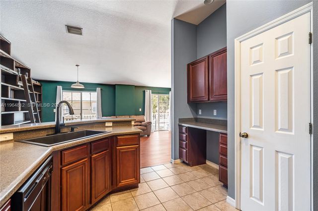 6708 Eagle Feather Dr. 6708, Riverview, FL 33578