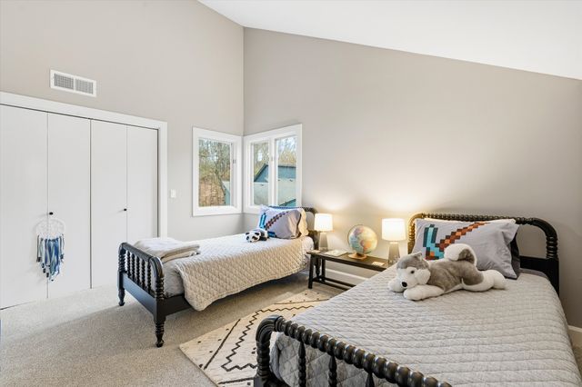 228 Harpeth Wood Dr, Nashville, TN 37221
