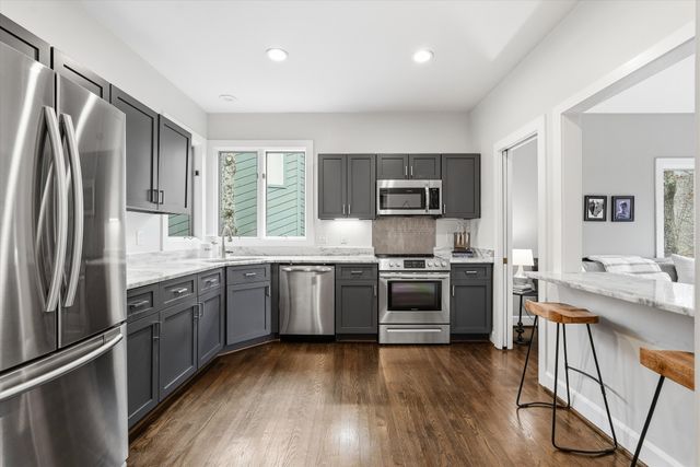 228 Harpeth Wood Dr, Nashville, TN 37221
