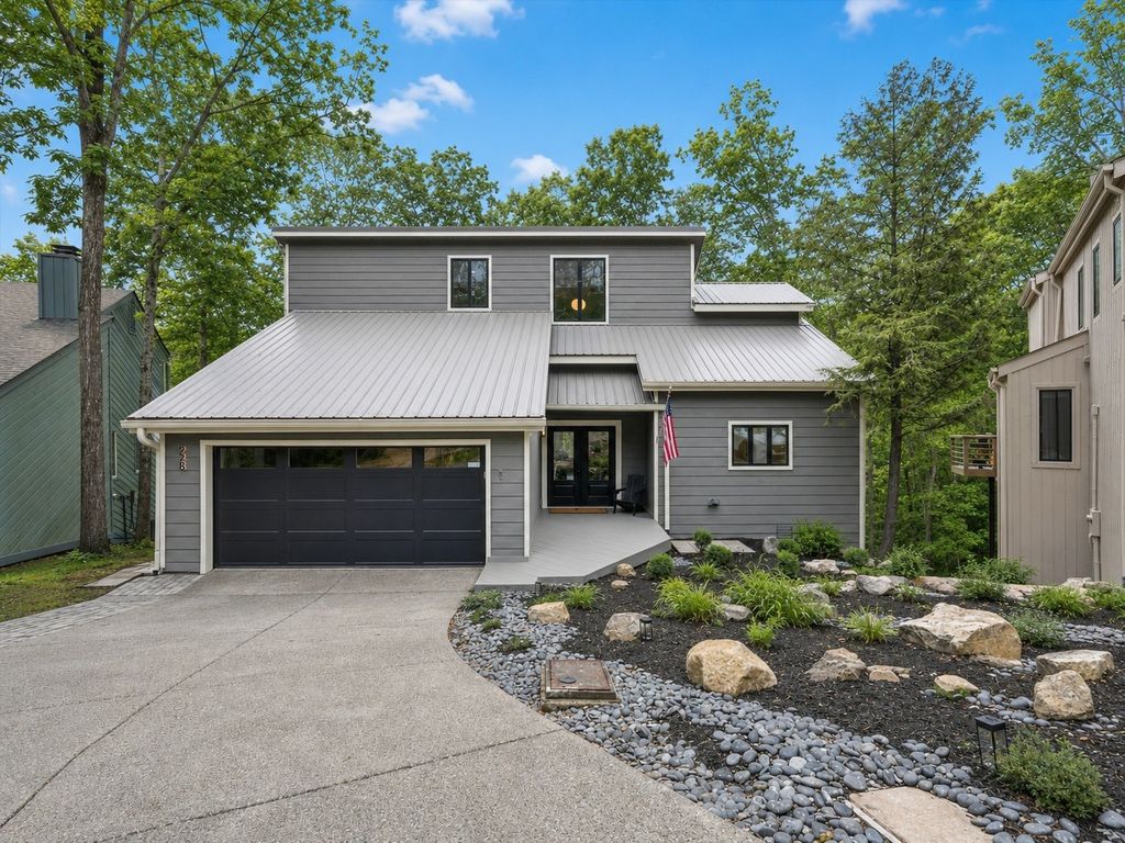 228 Harpeth Wood Dr, Nashville, TN 37221