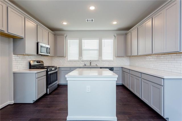 6407 Rounded Pebble LN, Buda, TX 78610