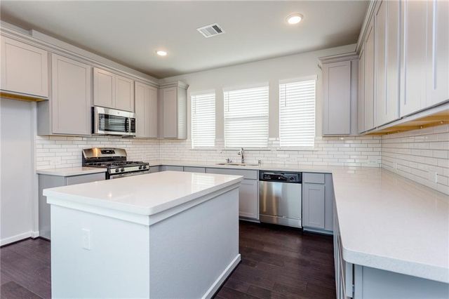 6407 Rounded Pebble LN, Buda, TX 78610