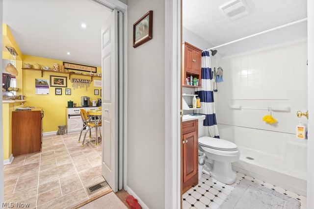 10684 Dot Avenue NE, Alliance, OH 44601