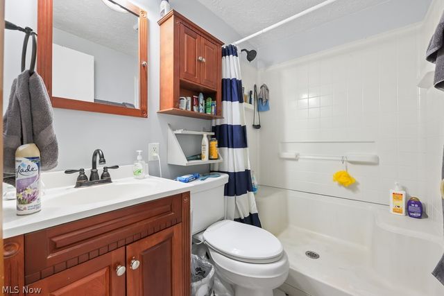 10684 Dot Avenue NE, Alliance, OH 44601