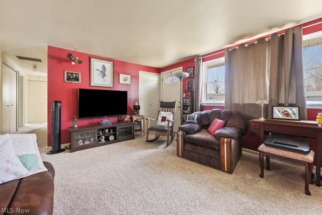 10684 Dot Avenue NE, Alliance, OH 44601