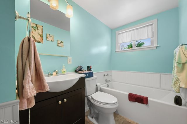 10684 Dot Avenue NE, Alliance, OH 44601