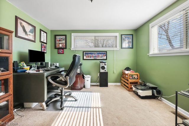 10684 Dot Avenue NE, Alliance, OH 44601