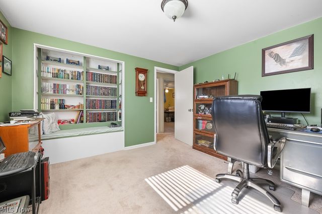 10684 Dot Avenue NE, Alliance, OH 44601