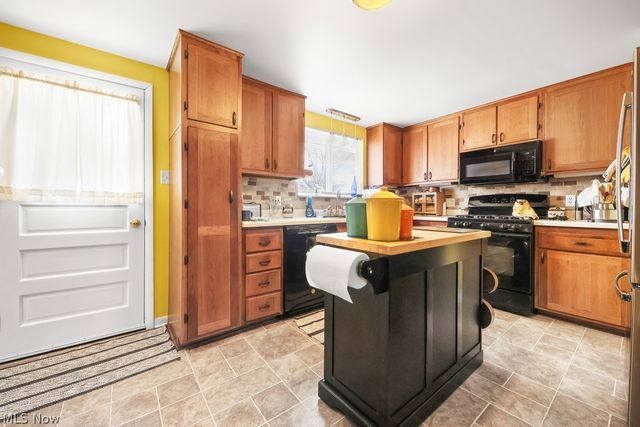 10684 Dot Avenue NE, Alliance, OH 44601