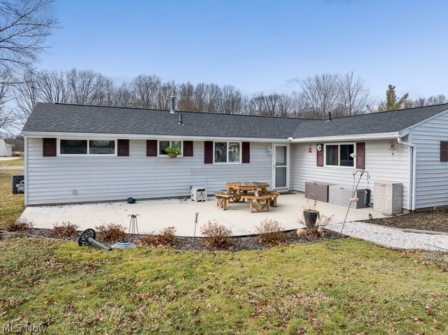 10684 Dot Avenue NE, Alliance, OH 44601