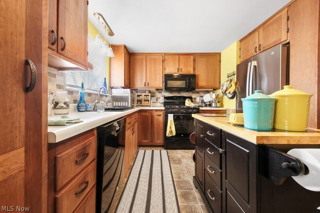 10684 Dot Avenue NE, Alliance, OH 44601