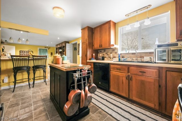 10684 Dot Avenue NE, Alliance, OH 44601