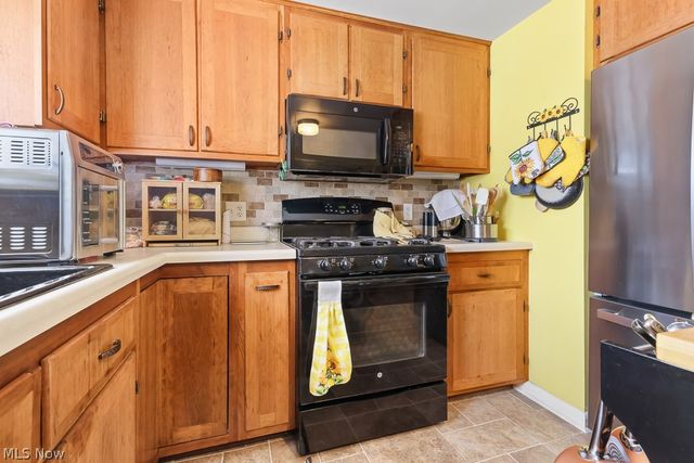 10684 Dot Avenue NE, Alliance, OH 44601