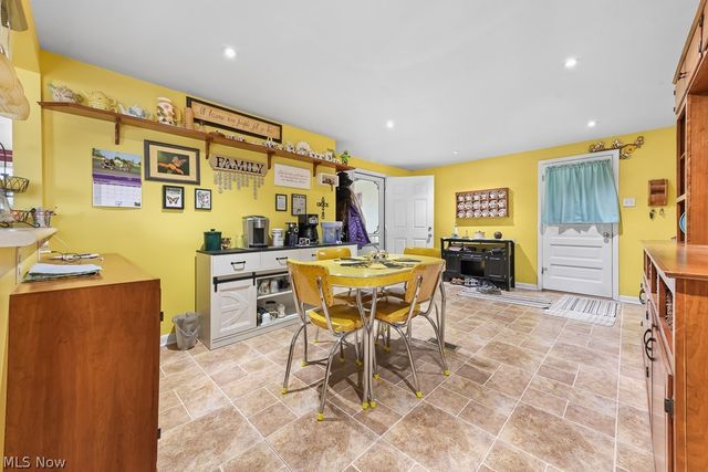 10684 Dot Avenue NE, Alliance, OH 44601