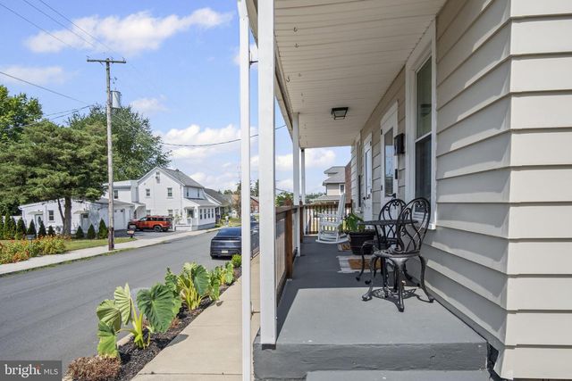 104 N LOCUST ST, Palmyra, PA 17078