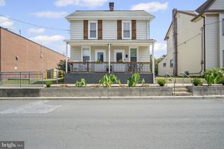 104 N LOCUST ST, Palmyra, PA 17078