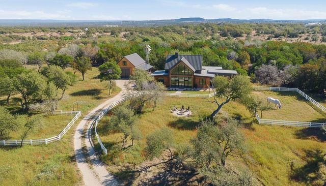 418 Polvado, Round Mountain, TX 78663