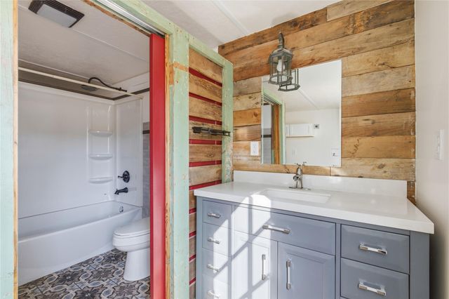 418 Polvado, Round Mountain, TX 78663