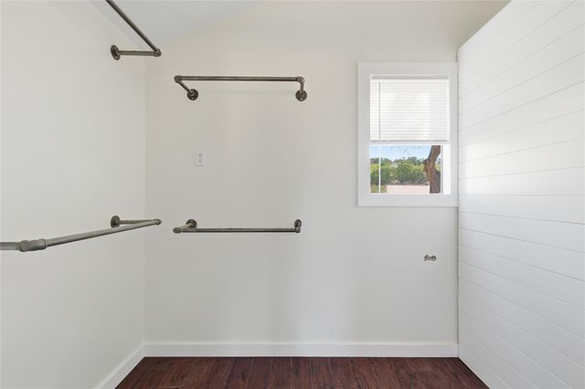 418 Polvado, Round Mountain, TX 78663