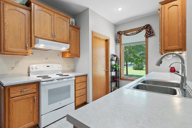 1374 ANGELS PATH, De Pere, WI 54115