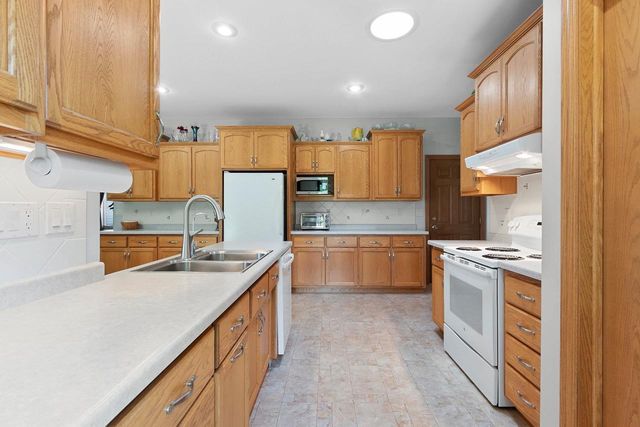 1374 ANGELS PATH, De Pere, WI 54115
