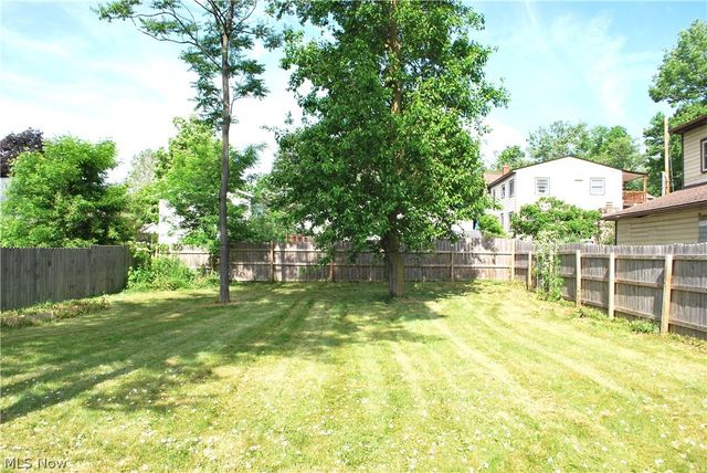 320 Broadway Street, Amherst, OH 44001