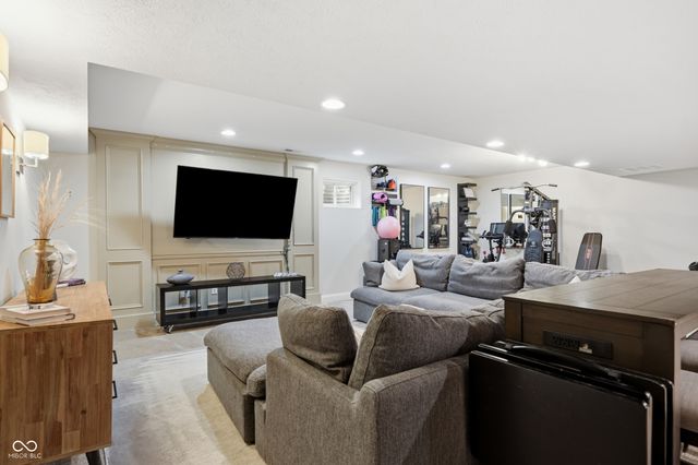 6217 Andrews Way, Whitestown, IN 46075