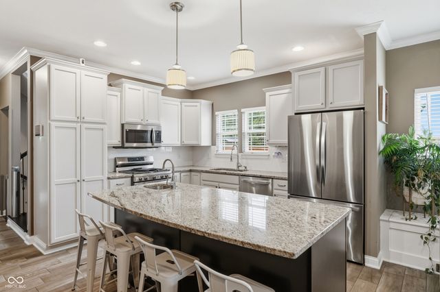 6217 Andrews Way, Whitestown, IN 46075