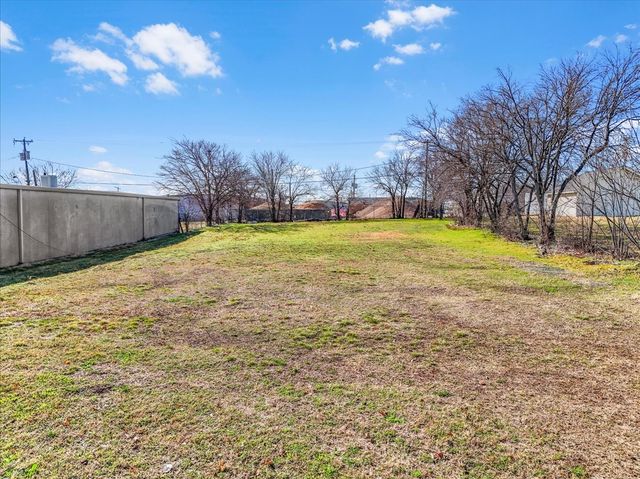 4320 Glenview Drive, Haltom City, TX 76117