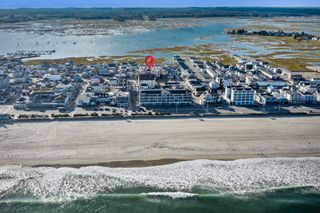 128 Ashworth Ave Unit 303, Hampton, NH 03842