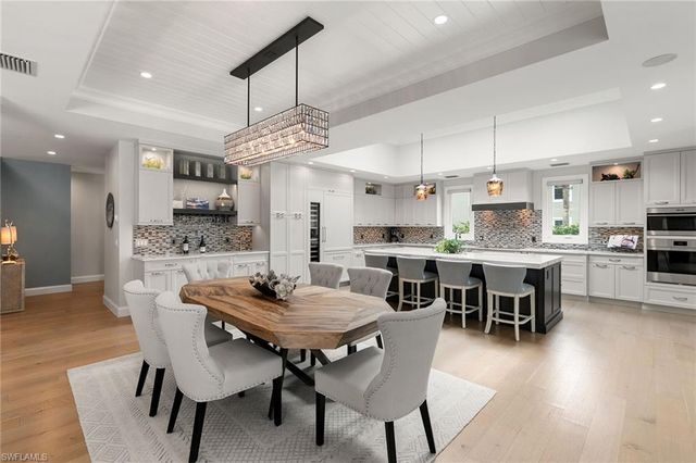 5949 Chanteclair DR 8, Naples, FL 34108