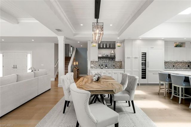 5949 Chanteclair DR 8, Naples, FL 34108