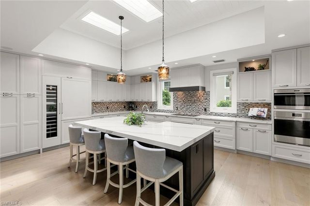 5949 Chanteclair DR 8, Naples, FL 34108