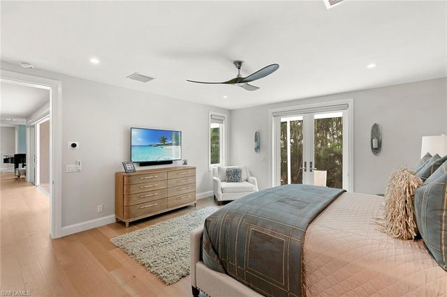 5949 Chanteclair DR 8, Naples, FL 34108