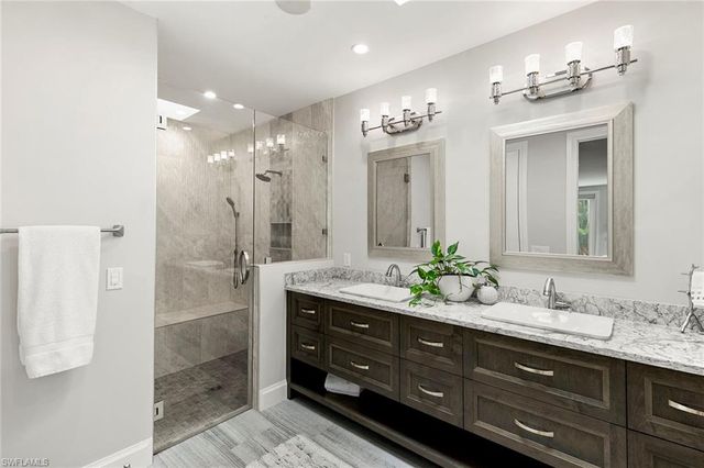 5949 Chanteclair DR 8, Naples, FL 34108