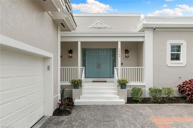 5949 Chanteclair DR 8, Naples, FL 34108