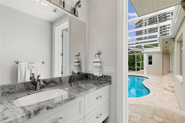 5949 Chanteclair DR 8, Naples, FL 34108