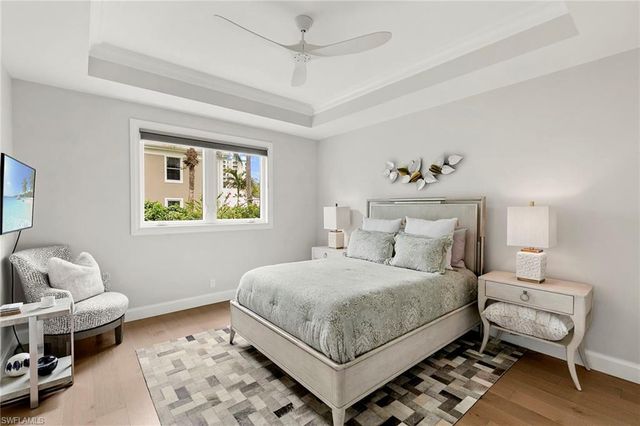 5949 Chanteclair DR 8, Naples, FL 34108