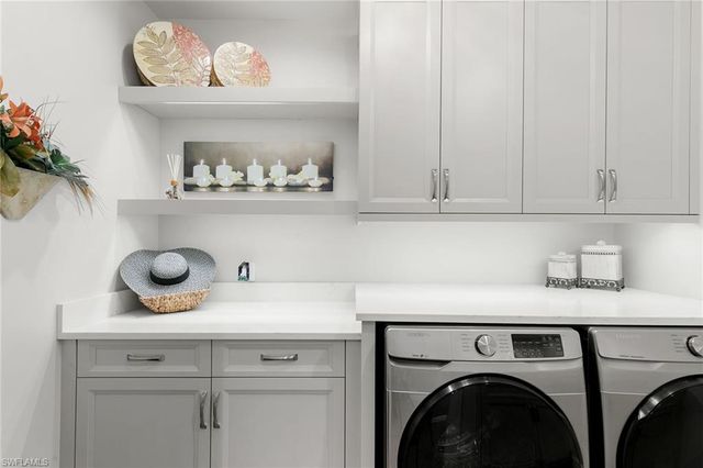 5949 Chanteclair DR 8, Naples, FL 34108