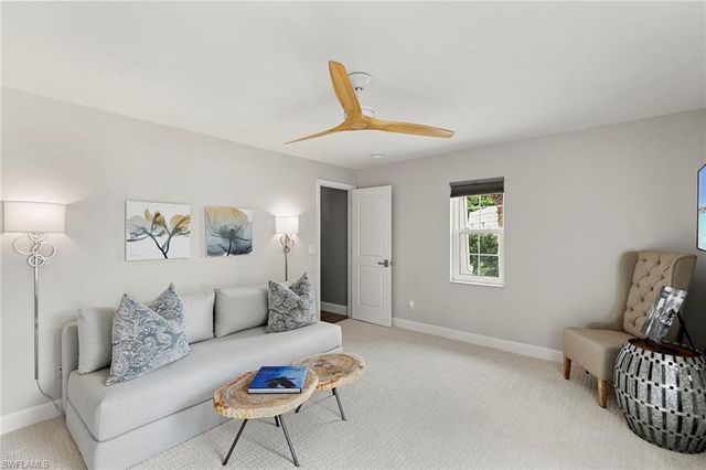 5949 Chanteclair DR 8, Naples, FL 34108