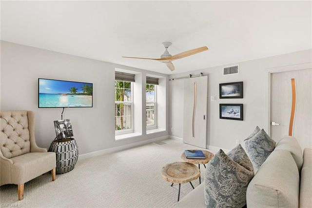 5949 Chanteclair DR 8, Naples, FL 34108