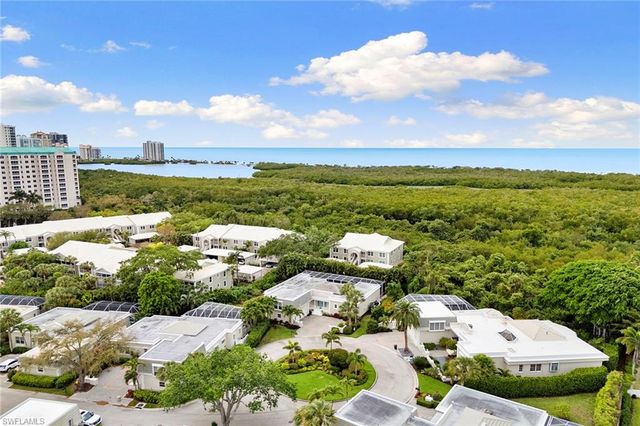 5949 Chanteclair DR 8, Naples, FL 34108