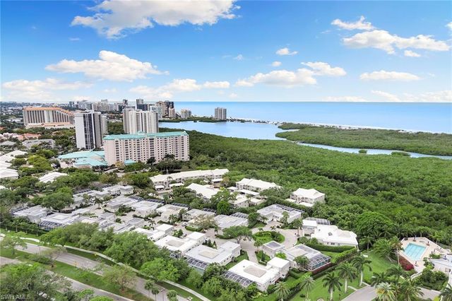 5949 Chanteclair DR 8, Naples, FL 34108